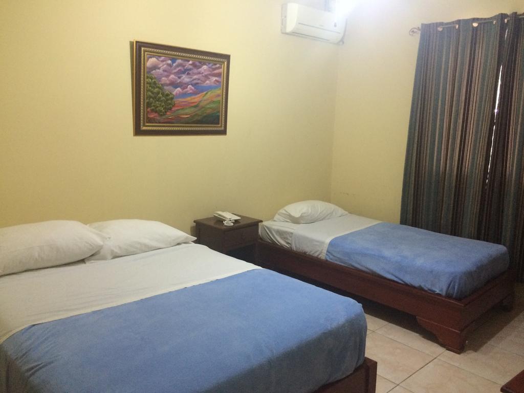 Don Jesus Hotel Лас Таблас Стая снимка