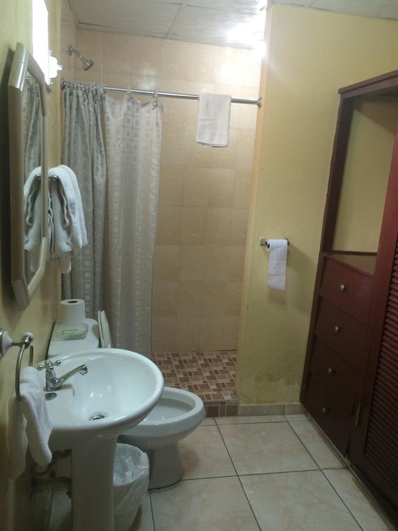 Don Jesus Hotel Лас Таблас Стая снимка